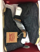 Cargar imagen en el visor de la galería, Jordan 4 Retro Levi's Black