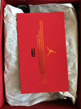 Cargar imagen en el visor de la galería, Jordan 4 Retro Levi's Denim