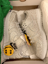 Cargar imagen en el visor de la galería, Nike Dunk Low Cactus Plant Flea Market Pure Platinum