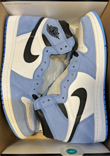 Cargar imagen en el visor de la galería, Jordan 1 Retro High White University Blue
