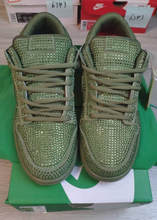 Cargar imagen en el visor de la galería, Nike Dunk Low Cactus Plant Flea Market Spiral Sage