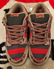 Cargar imagen en el visor de la galería, Nike Dunk SB Low Freddy Krueger