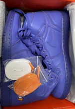Cargar imagen en el visor de la galería, Jordan 1 Retro High Gatorade Rush Violet