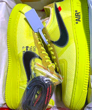 Cargar imagen en el visor de la galería, Nike Air Force 1 Low Off-White Volt