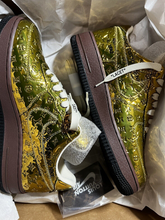 Cargar imagen en el visor de la galería, Louis Vuitton Nike Air Force 1 Low By Virgil Abloh Metallic Gold