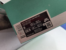 Cargar imagen en el visor de la galería, Nike Dunk SB Low Freddy Krueger