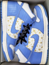 Cargar imagen en el visor de la galería, Nike Dunk High Pro SB Supreme Blue Stars