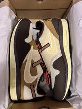 Cargar imagen en el visor de la galería, Nike Air Max 1 Travis Scott Cactus Jack Baroque Brown